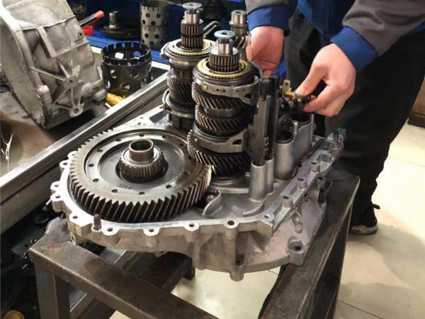 沃爾沃六速濕式雙離合變速器維修