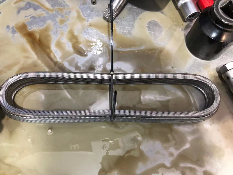 日產(chǎn)系列CVT變速箱進(jìn)水后導(dǎo)致變速箱損壞，變速箱油變質(zhì)發(fā)白，檢修波箱